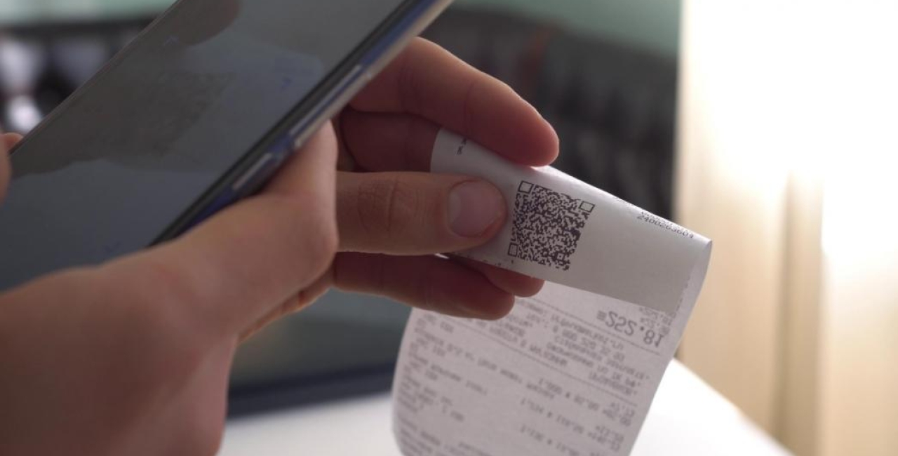 Αποδείξεις 2025: Πόσες χρειάζεστε για να μην πληρώσετε έξτρα φόρο